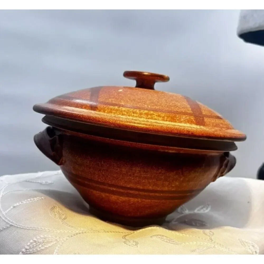 Studio art ceramic glass bowl with lid by Walt  glass 89